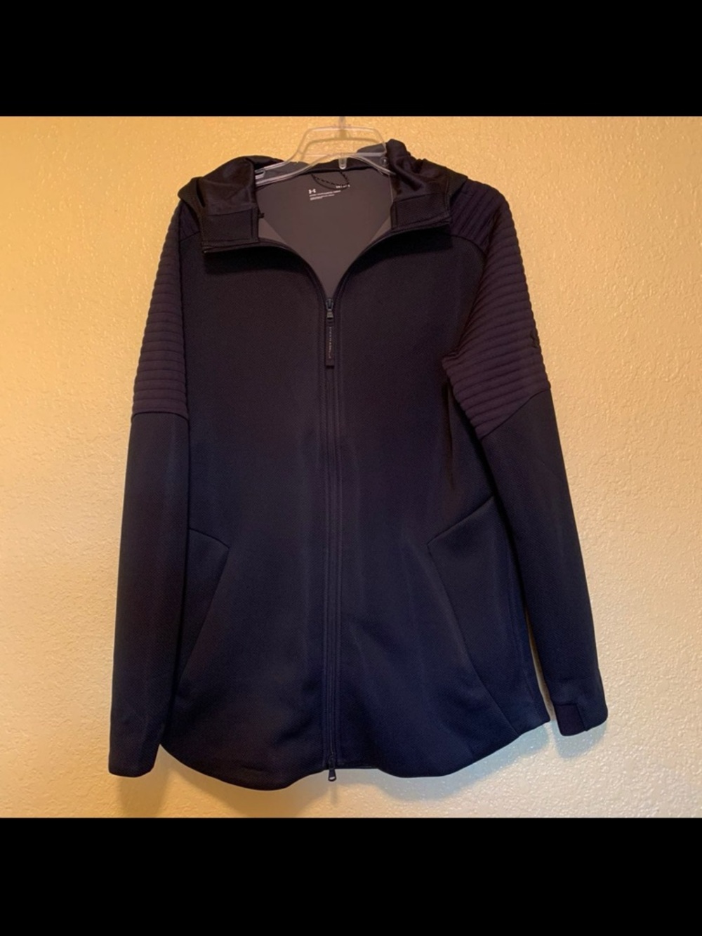 Under Amour Men’s Hoodie Jacket Large